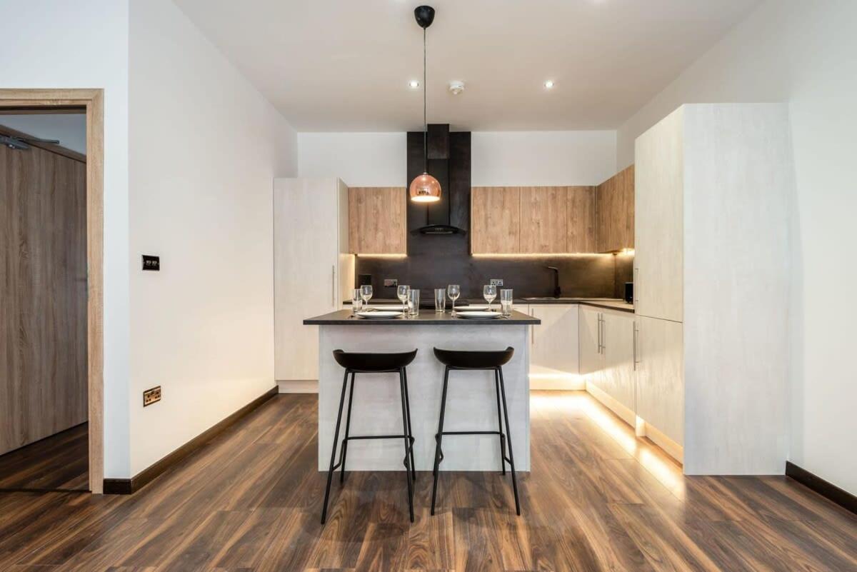 Characterful 2 Bed Apartment With Parking In Hull 킹스턴어폰헐 외부 사진