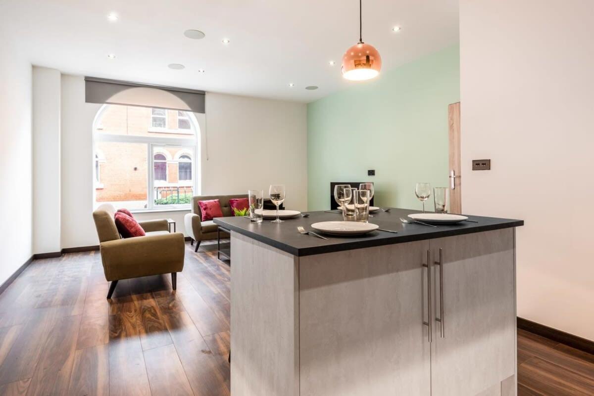 Characterful 2 Bed Apartment With Parking In Hull 킹스턴어폰헐 외부 사진
