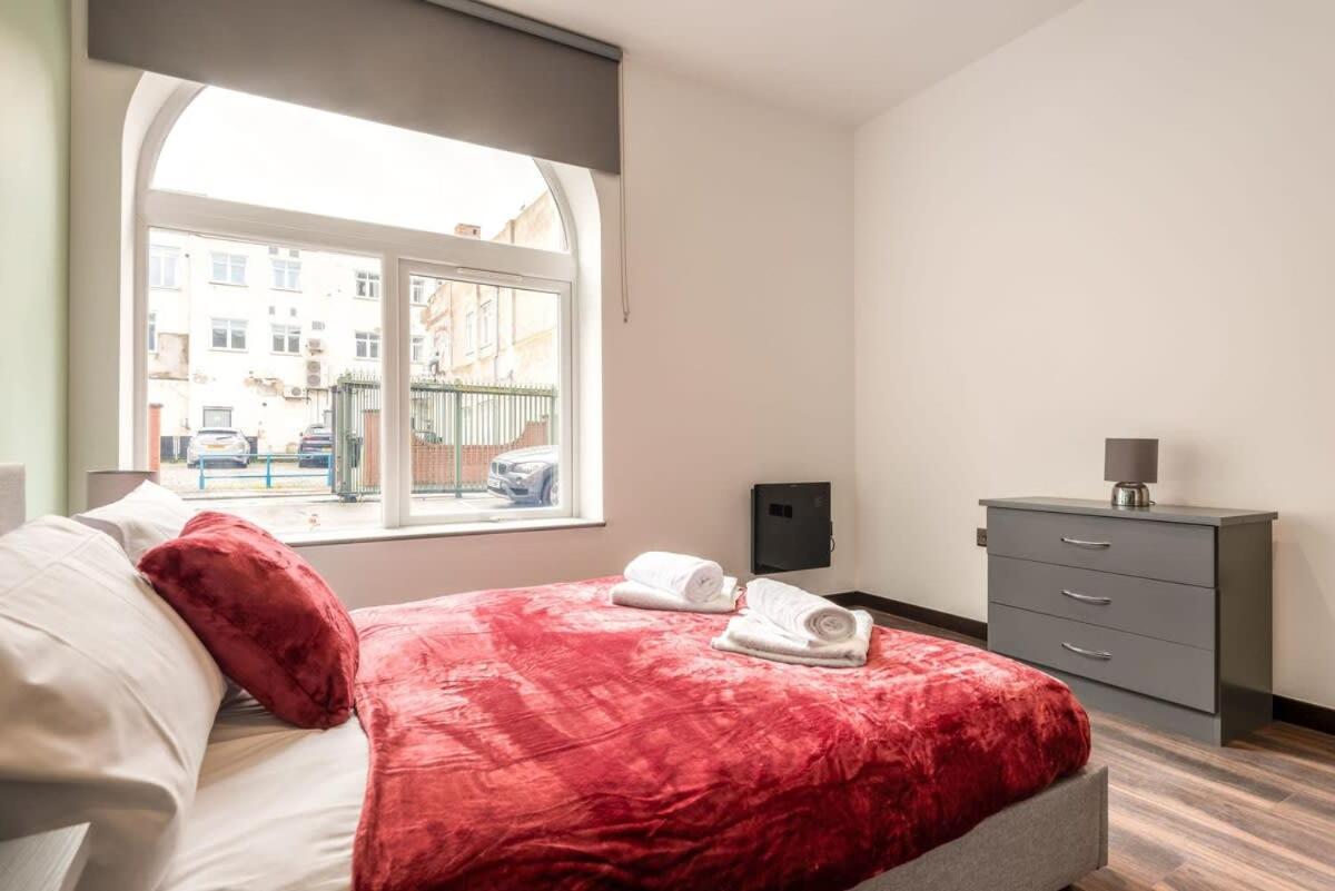 Characterful 2 Bed Apartment With Parking In Hull 킹스턴어폰헐 외부 사진