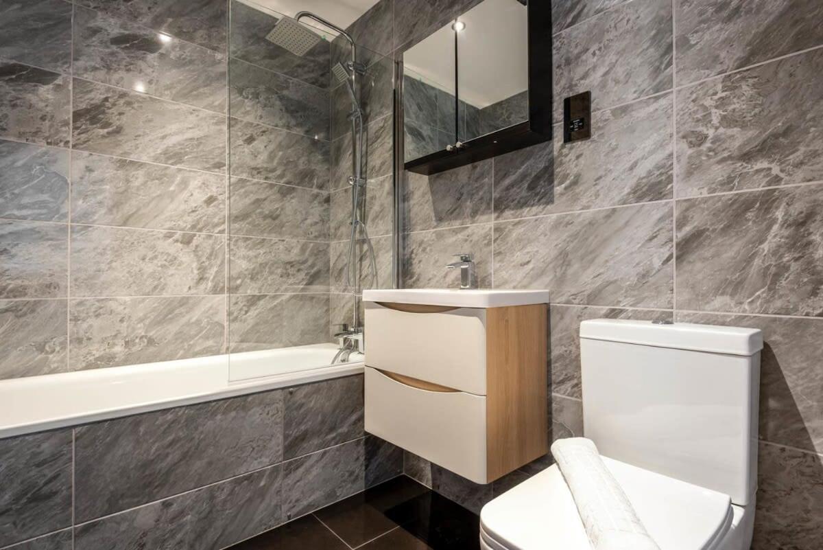 Characterful 2 Bed Apartment With Parking In Hull 킹스턴어폰헐 외부 사진